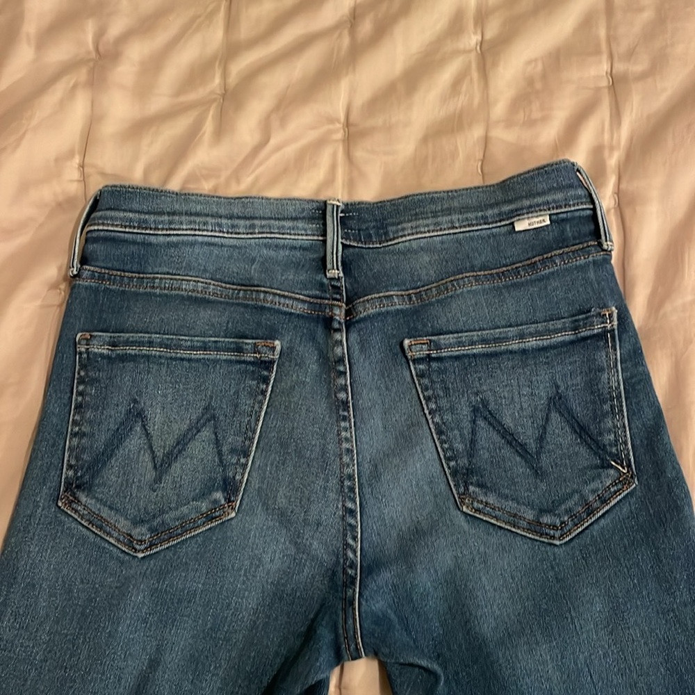 COPY - MOTHER The Dazzler Ankle Straight-Leg Jeans in Sweet and Sassy (27) - Picture 10 of 11
